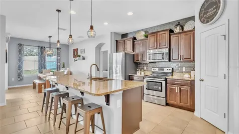 2260 Bella Luna Circle Lakeland FL 33810