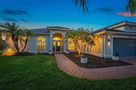 2916 Seasons Boulevard Sarasota FL 34240