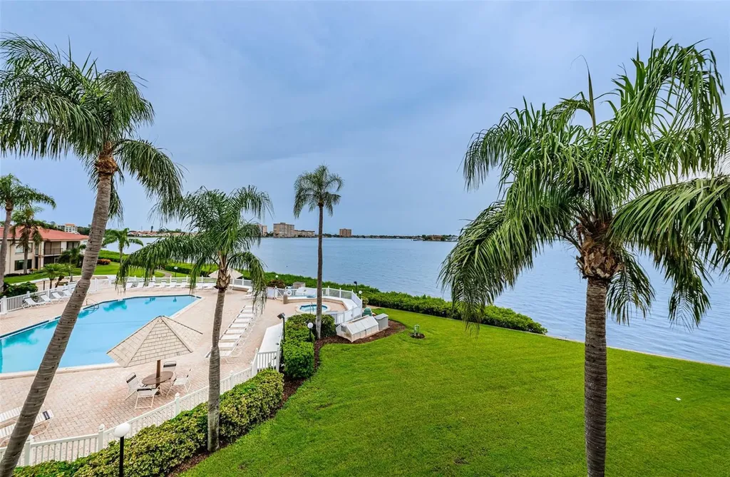 6322 Palma Del Mar Boulevard S St Petersburg FL 33715