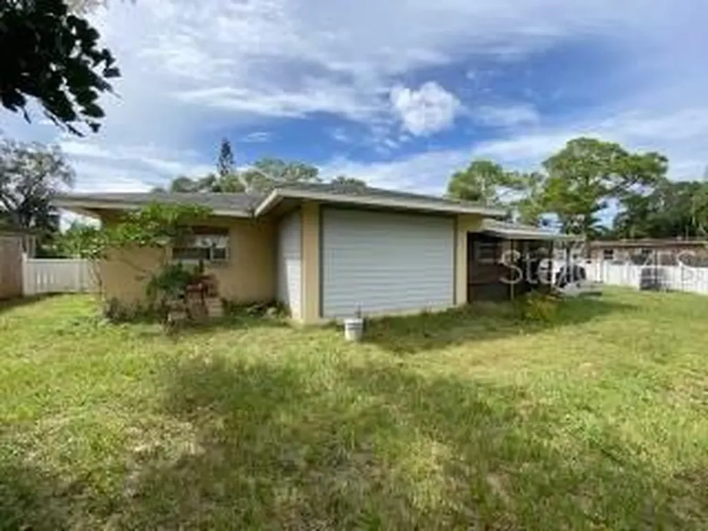 2201 20th Street Court W Bradenton FL 34205