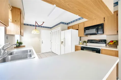 8608 Thimbleberry Lane Tampa FL 33635
