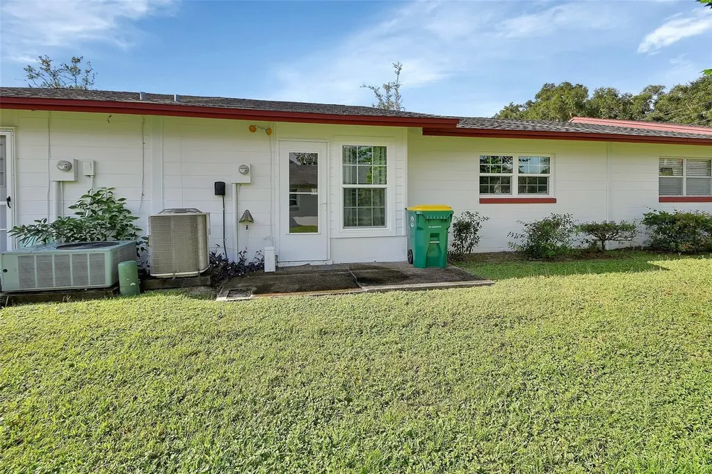 217 N Hill Avenue Deland FL 32724