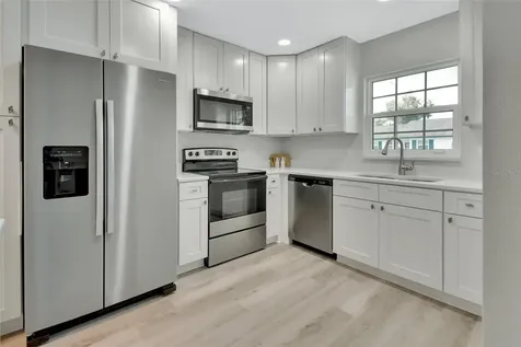 217 N Hill Avenue Deland FL 32724