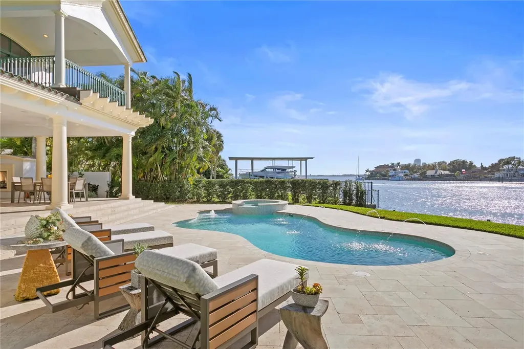 109 Bay Point Drive NE St Petersburg FL 33704