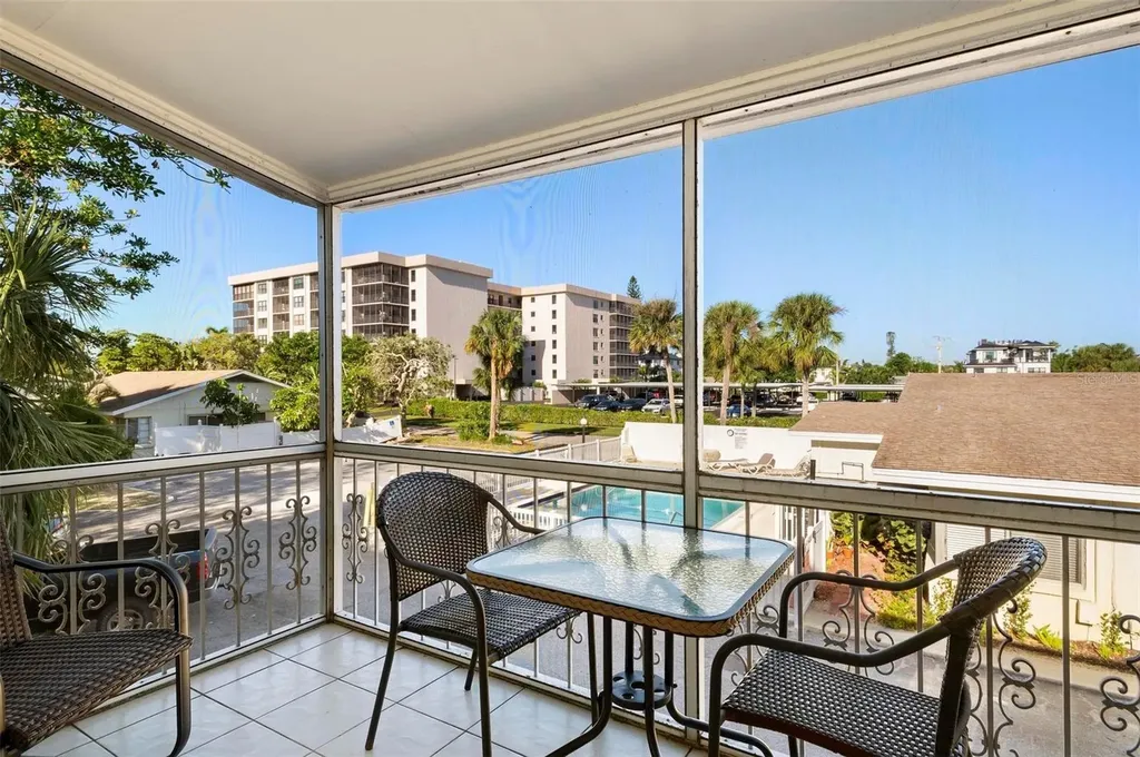 170 Roosevelt Drive Sarasota FL 34236