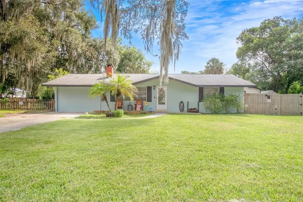 705 Gracie Court Deland FL 32720