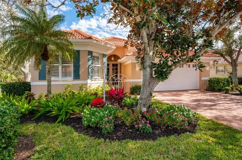 8321 Canary Palm Court Sarasota FL 34238