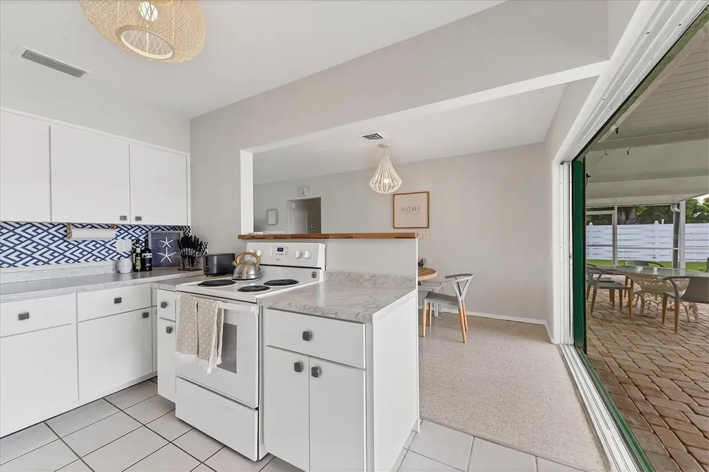 3126 Bougainvillea Street Sarasota FL 34239