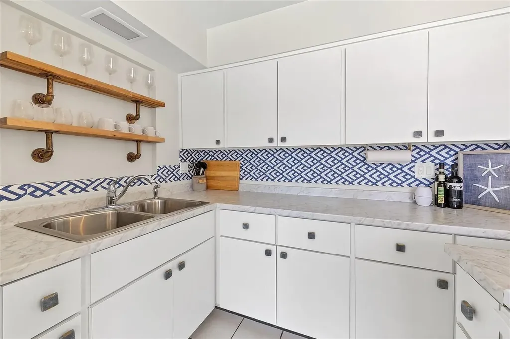 3126 Bougainvillea Street Sarasota FL 34239