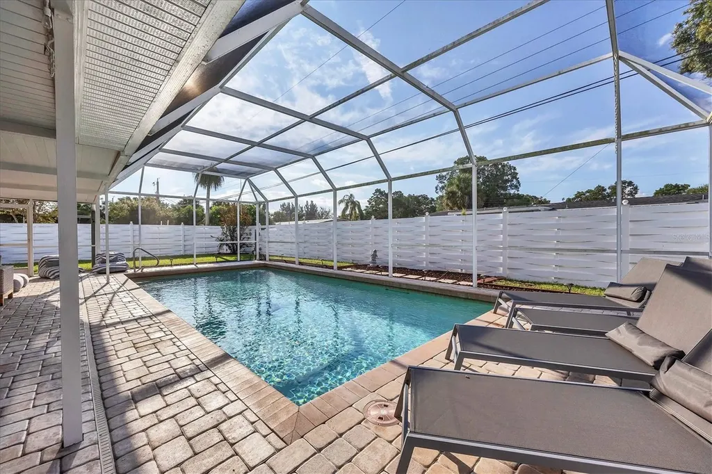 3126 Bougainvillea Street Sarasota FL 34239