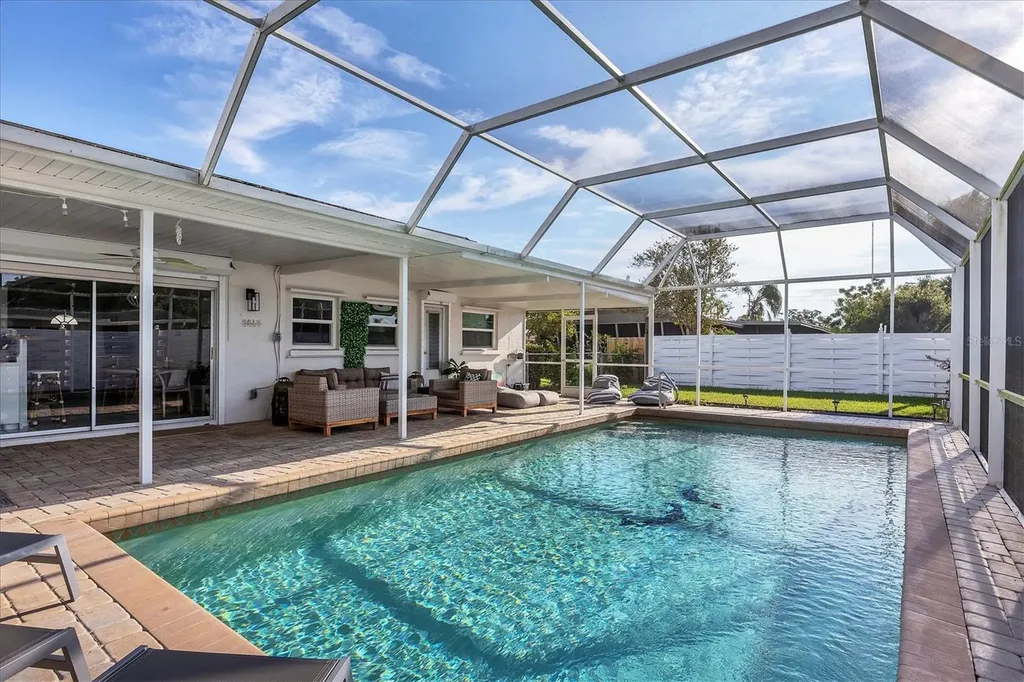 3126 Bougainvillea Street Sarasota FL 34239