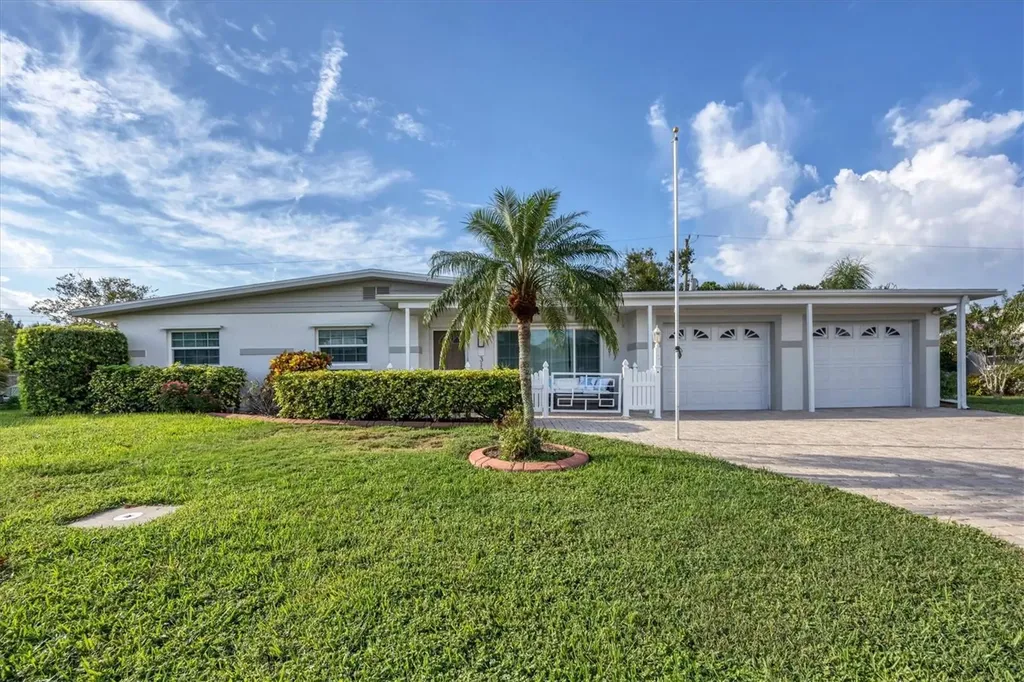 3126 Bougainvillea Street Sarasota FL 34239