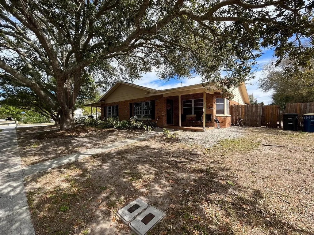 1405 N Saturn Avenue Clearwater FL 33755