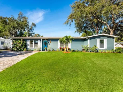 4212 Riverwood Avenue Sarasota FL 34231