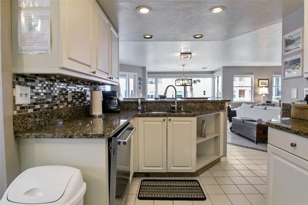 1366 Siesta Bayside Drive Sarasota FL 34242