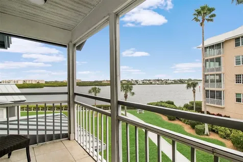1366 Siesta Bayside Drive Sarasota FL 34242