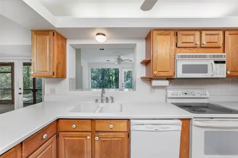 136 Roann Drive Oviedo FL 32765