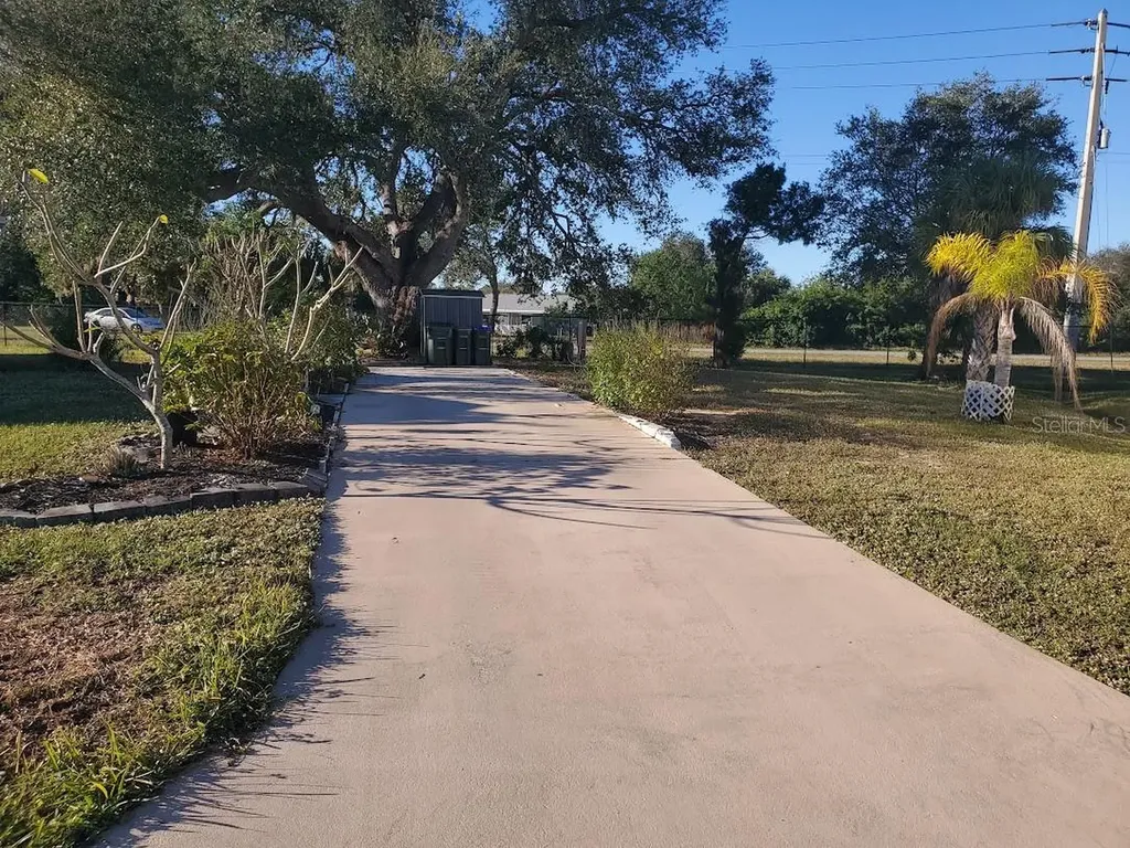 6880 Pleasant Court North Port FL 34287