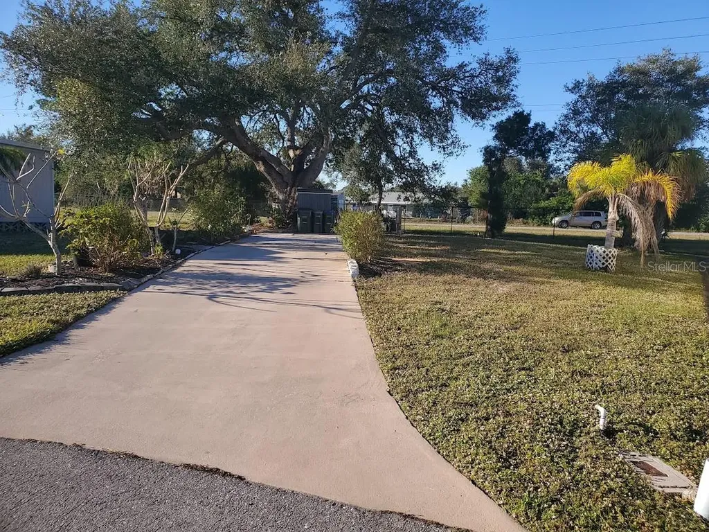 6880 Pleasant Court North Port FL 34287