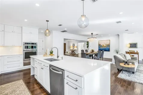 289 Catalan Boulevard NE St Petersburg FL 33704