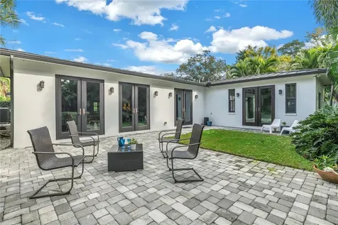 289 Catalan Boulevard NE St Petersburg FL 33704