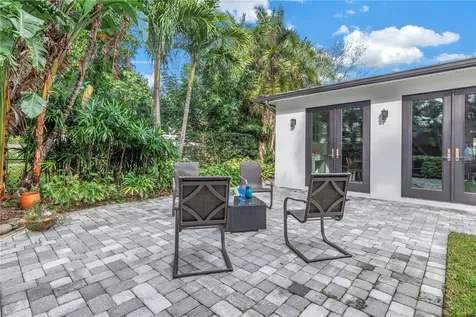 289 Catalan Boulevard NE St Petersburg FL 33704