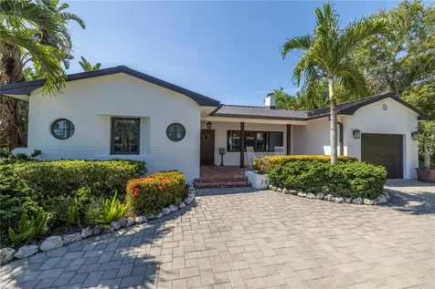 289 Catalan Boulevard NE St Petersburg FL 33704