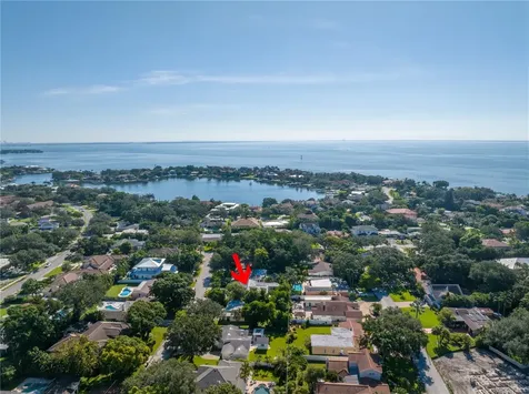 289 Catalan Boulevard NE St Petersburg FL 33704