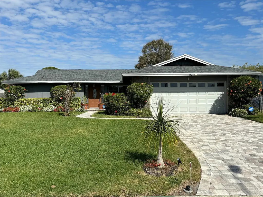 1821 62nd Place S St Petersburg FL 33712