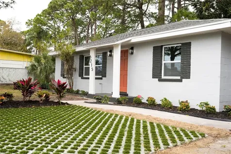 6215 58th Avenue N St Petersburg FL 33709