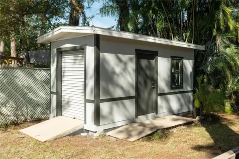 6215 58th Avenue N St Petersburg FL 33709