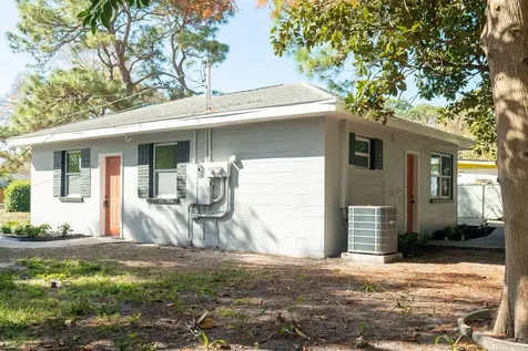 6215 58th Avenue N St Petersburg FL 33709