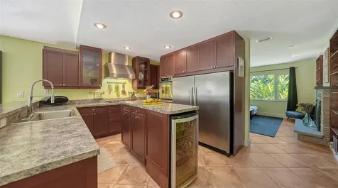 5875 Wildwood Avenue Sarasota FL 34231