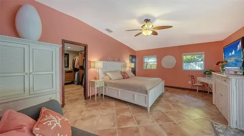 5875 Wildwood Avenue Sarasota FL 34231