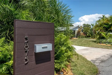 5875 Wildwood Avenue Sarasota FL 34231