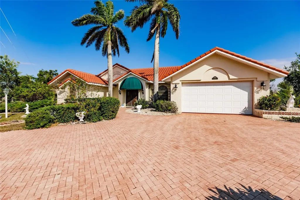 2526 Rio De Janeiro Avenue Punta Gorda FL 33983