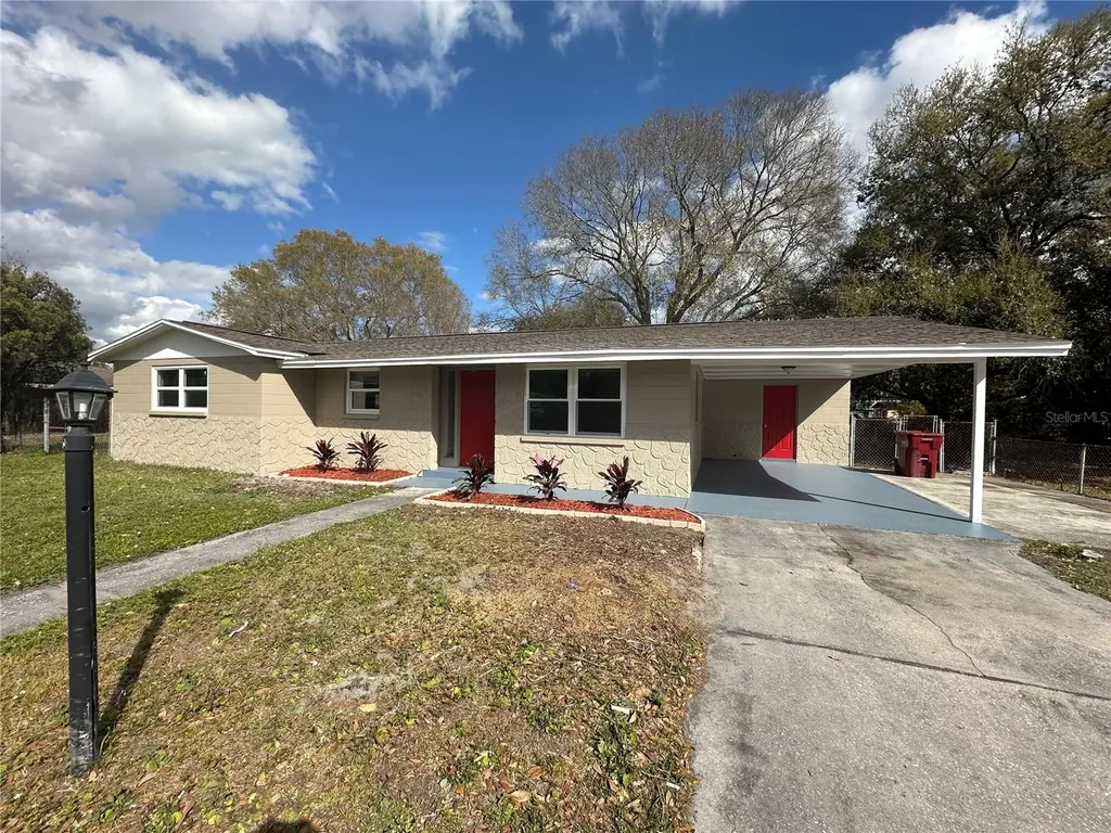 702 S Wilkins Avenue Plant City FL 33563