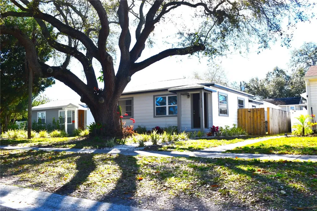 1212 56th Avenue N St Petersburg FL 33703