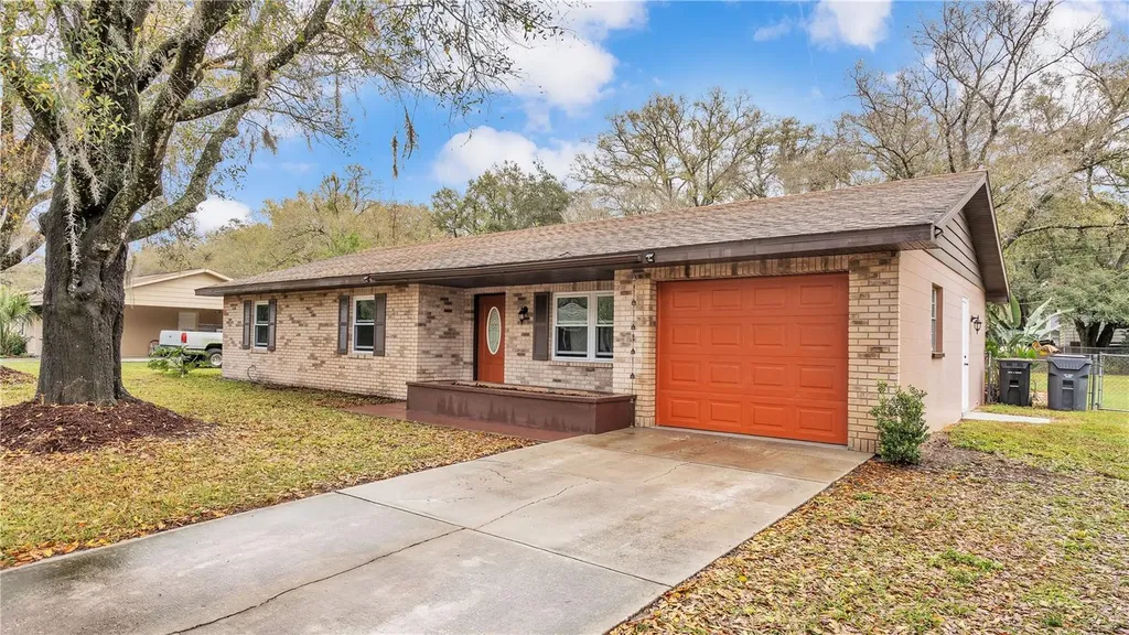 6234 Sweetwater Drive E Lakeland FL 33811