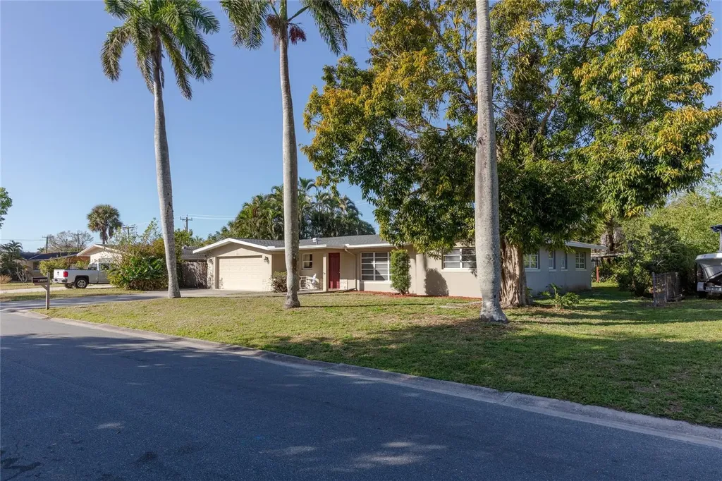 6205 Saint Andrews Circle N Fort Myers FL 33919