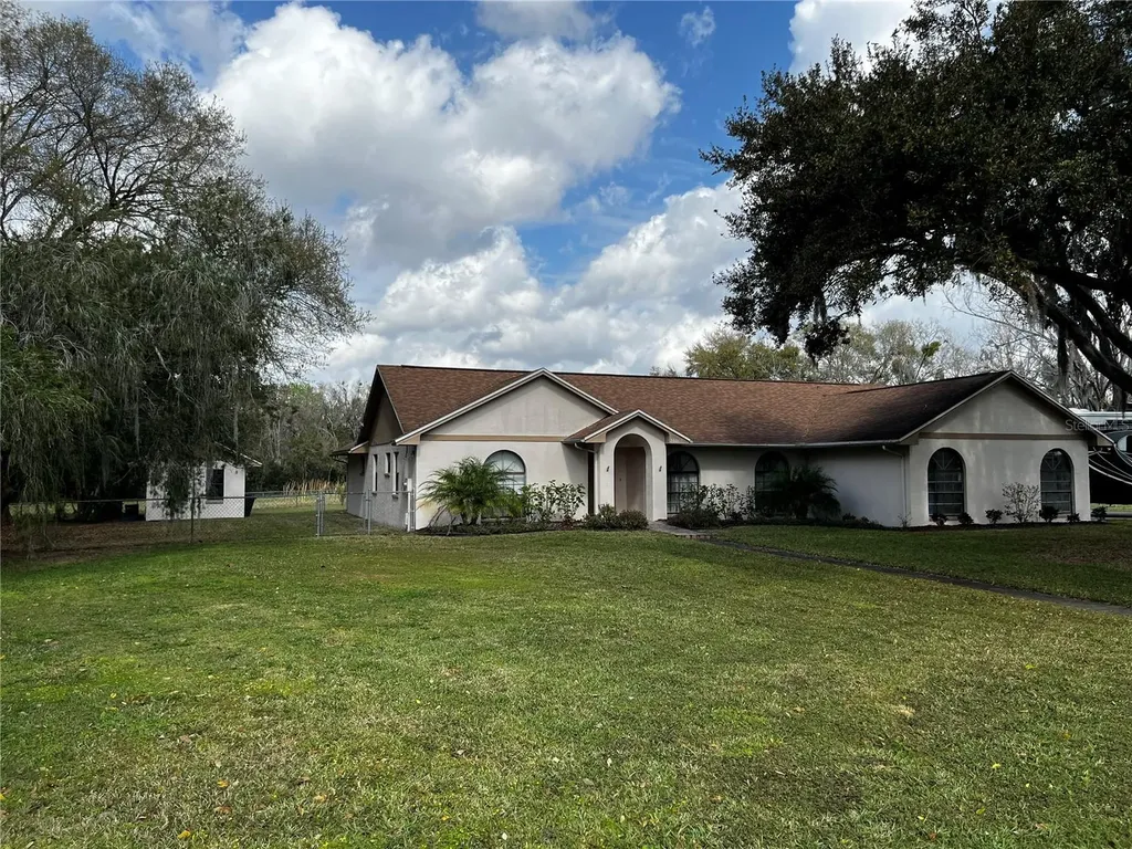 2601 Southern Oaks Place Plant City FL 33566