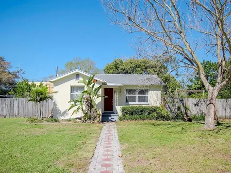 2715 36th Avenue N St Petersburg FL 33713