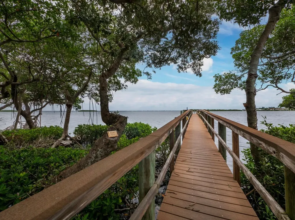 518 Bayport Way Longboat Key FL 34228