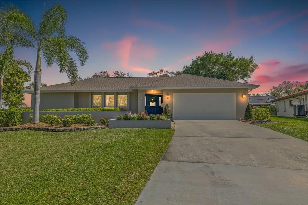 7237 14th Court NE St Petersburg FL 33702