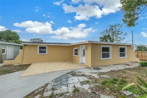 4546 W Burke Street Tampa FL 33614