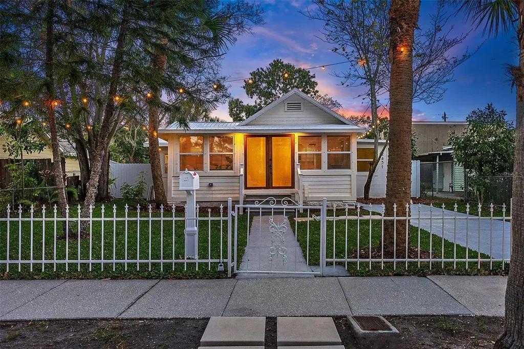 2431 44th Street S St Petersburg FL 33711