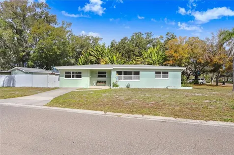 7401 19th Avenue N St Petersburg FL 33710