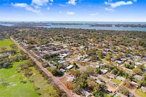 7401 19th Avenue N St Petersburg FL 33710