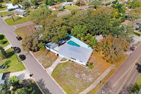 7401 19th Avenue N St Petersburg FL 33710