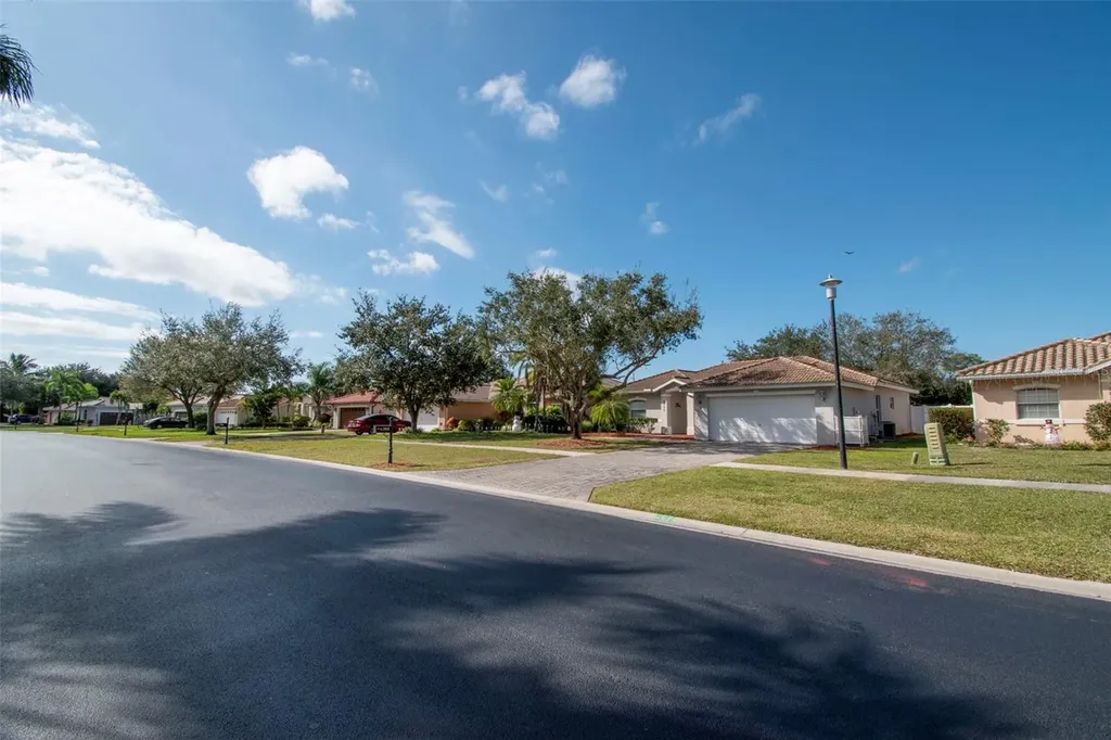 2935 Orange Grove Trail Naples FL 34120